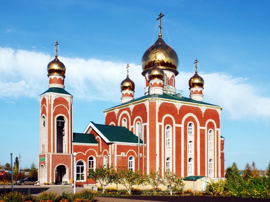 Поселок татарстан. Церковь Сергия Радонежского Актюбинский. Поселок Актюба Азнакаевский район. Поселок Актюбинский Азнакаевский район. Храм в Актюбе Татарстан.